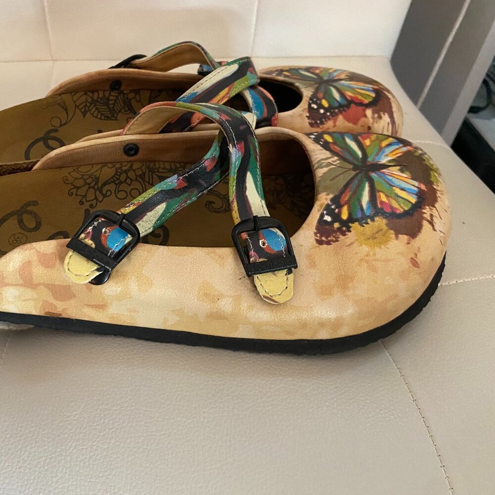 Calceo Bright Butterfly Patterned Strappy Clog - Picture 4 of 7